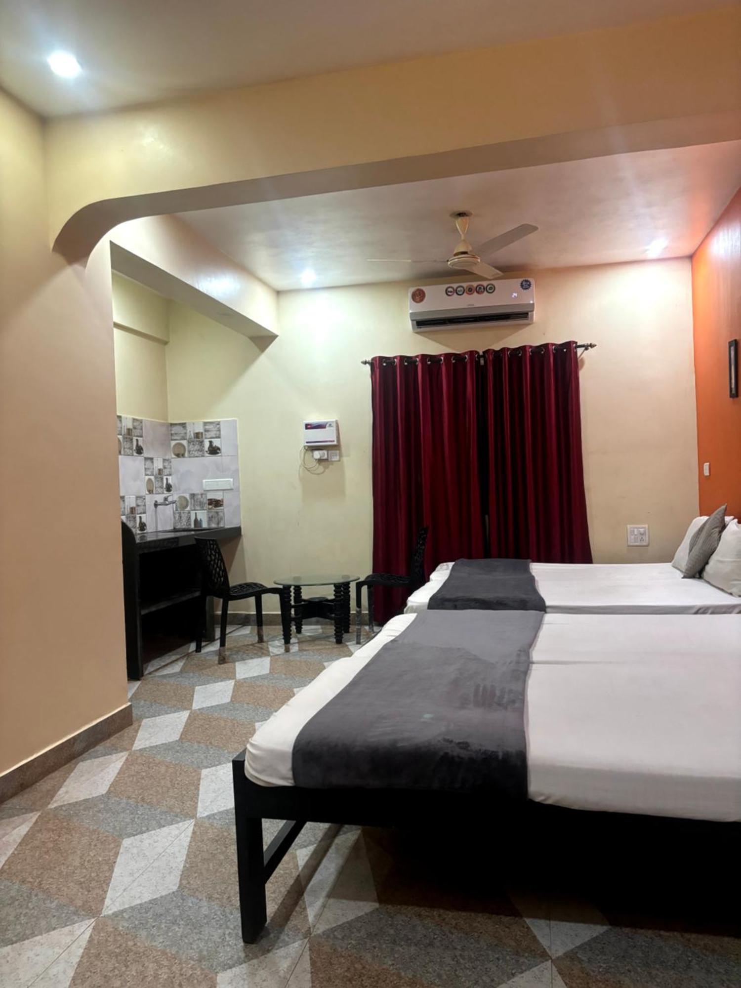 Hotel Harmony By Heaven Calangute Exteriör bild